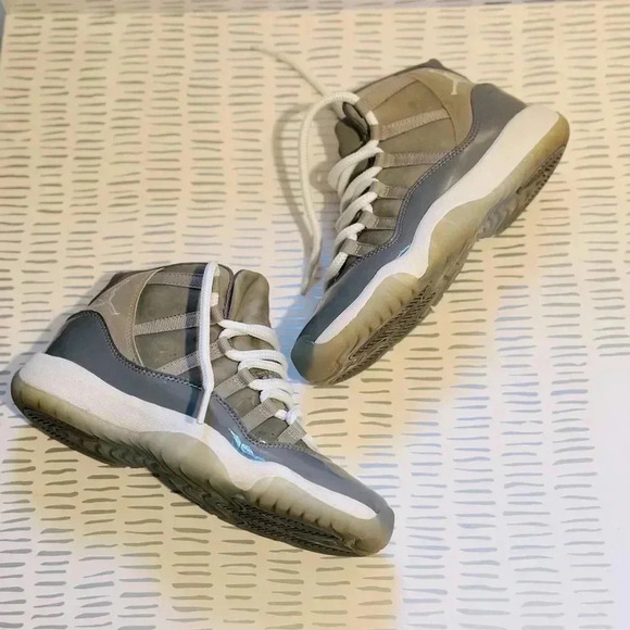 Nike Air Jordan 11 Cool Grey - Picture 6 of 11
